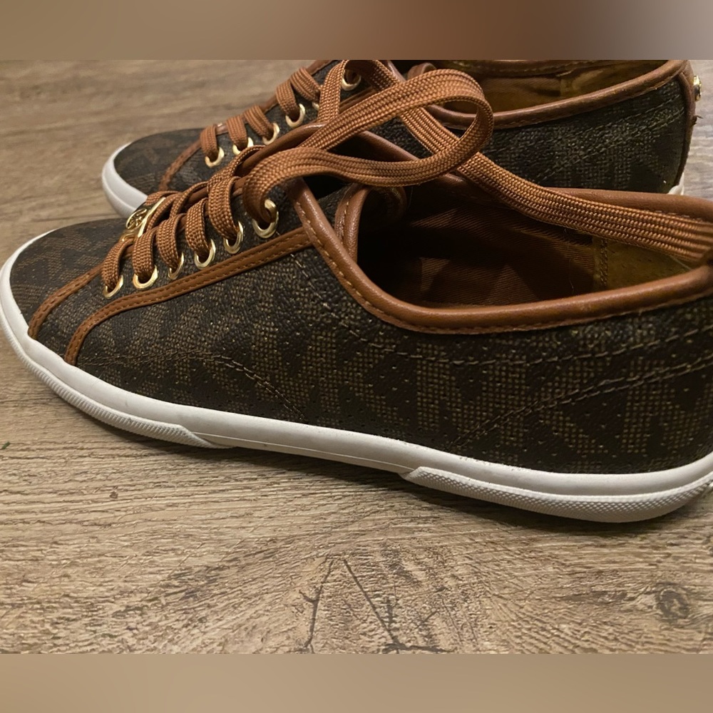 Size 9 MK, worn twice
